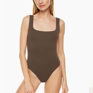 Babaton Contour Squareneck Bodysuit